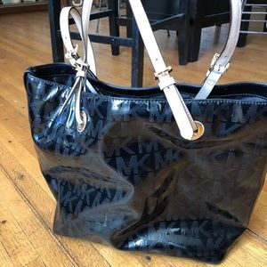 Black REAL Michael Kors purse